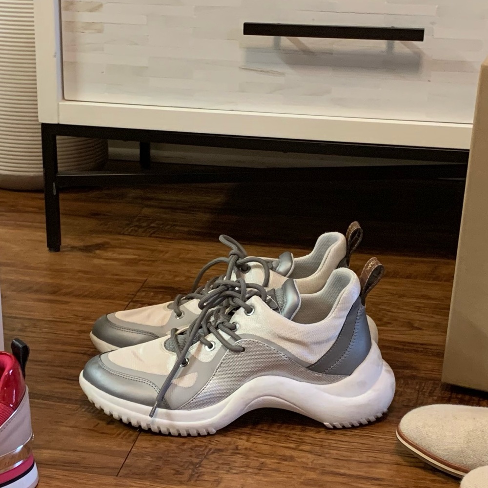 Sam Edelman Fashionable Tennis Shoe